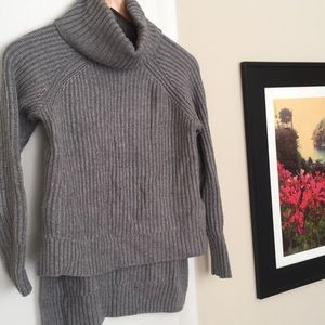 Cowl high-low sweater ✨